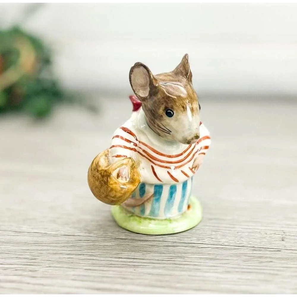 Mrs Tittlemouse Mouse Figurine, Beatrix Potter Figure, Anthropomorphic Figurine